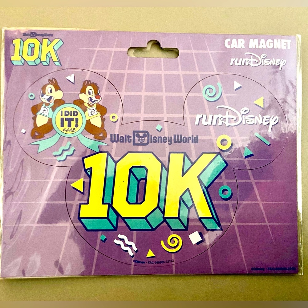 Disney Parks RunDisney 2023 Marathon Weekend 10K Chip & Dale Car Magnet NEW